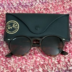 ❌❌SOLD❌❌ Ray-Ban Sunglasses RB2180